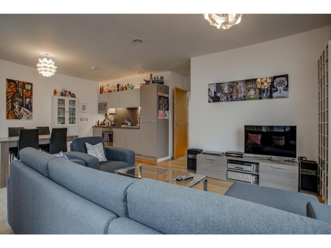 Stylish And Charming Apt For Up To 4, Manchester Apartment ภายนอก รูปภาพ