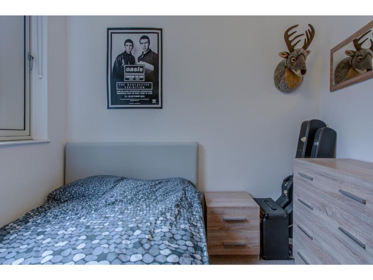 Stylish And Charming Apt For Up To 4, Manchester Apartment ภายนอก รูปภาพ